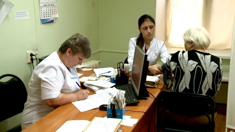 В Оренбургской области 13 районов испытывают острый дефицит медицинских кадров